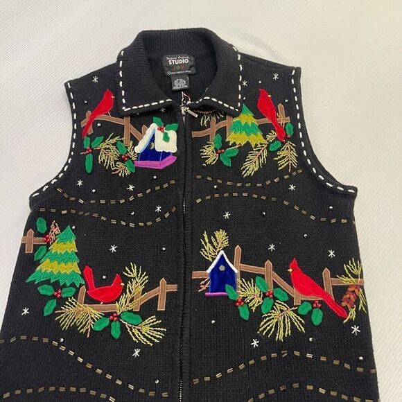 Designers Originals Studio Joy Christmas Cardinal Embellished Vest Size P/M - Picture 2 of 6